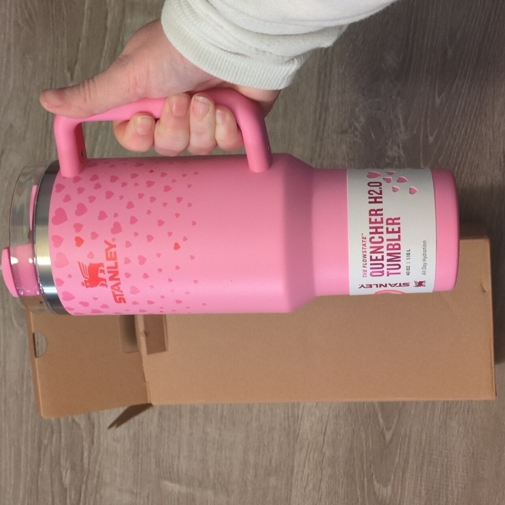 Stanley x Target Valentine's Day limited edition 2025 pink Stanley 40OZ